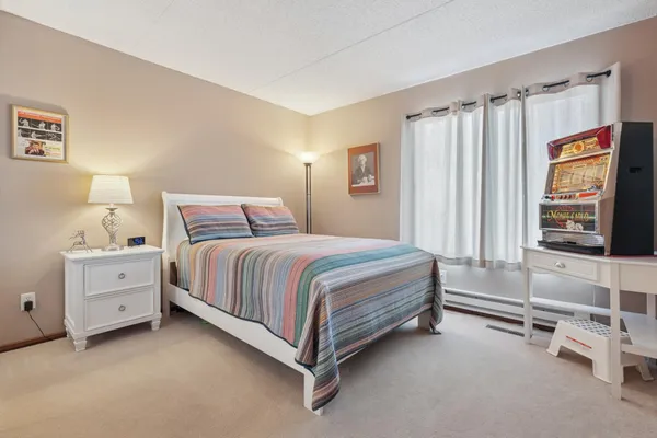 $199,000 | 2445 Londin Lane East, Unit 212, Maplewood, MN 55119
