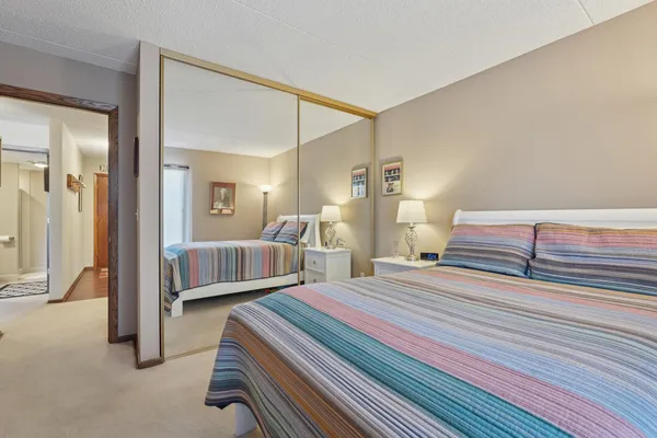 $199,000 | 2445 Londin Lane East, Unit 212, Maplewood, MN 55119