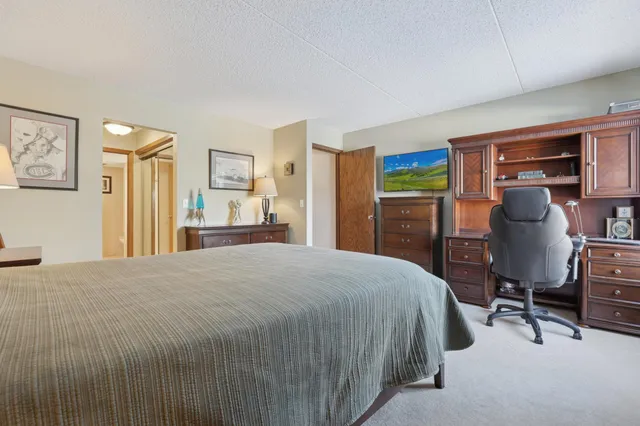 $199,000 | 2445 Londin Lane East, Unit 212, Maplewood, MN 55119