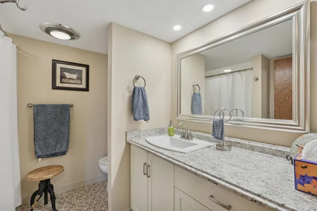 $199,000 | 2445 Londin Lane East, Unit 212, Maplewood, MN 55119