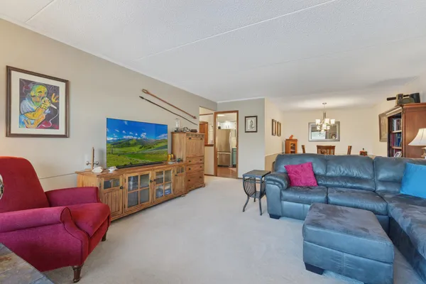 $199,000 | 2445 Londin Lane East, Unit 212, Maplewood, MN 55119