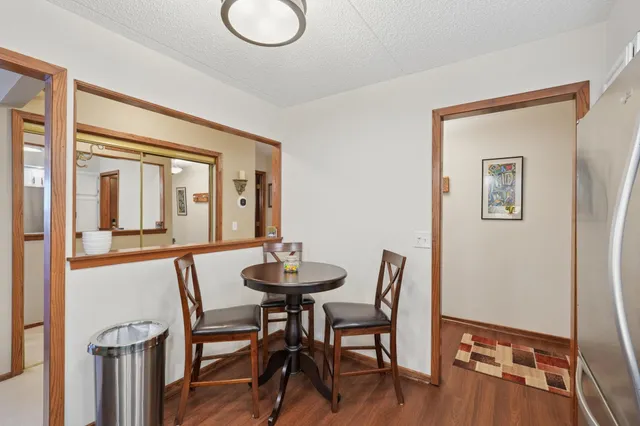 $199,000 | 2445 Londin Lane East, Unit 212, Maplewood, MN 55119