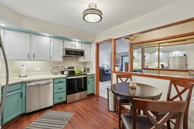 $199,000 | 2445 Londin Lane East, Unit 212, Maplewood, MN 55119