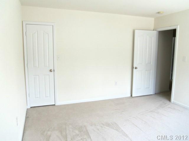 5139 Raspberry Knoll Drive Charlotte, NC 28208 - Photo 14 of 16 Gallery Image 14