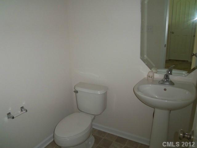 5139 Raspberry Knoll Drive Charlotte, NC 28208 - Photo 8 of 16 Gallery Image 8