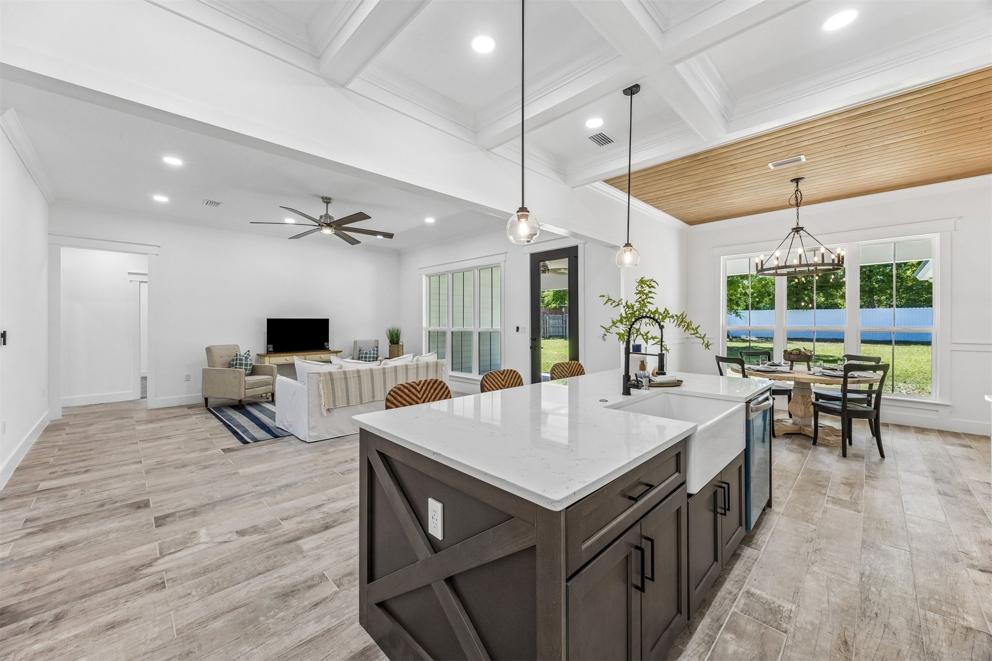 95121 North Ellis Landing Road Fernandina Beach, FL 32034 - Photo 8 of 37 a large kitchen with a table and chairs