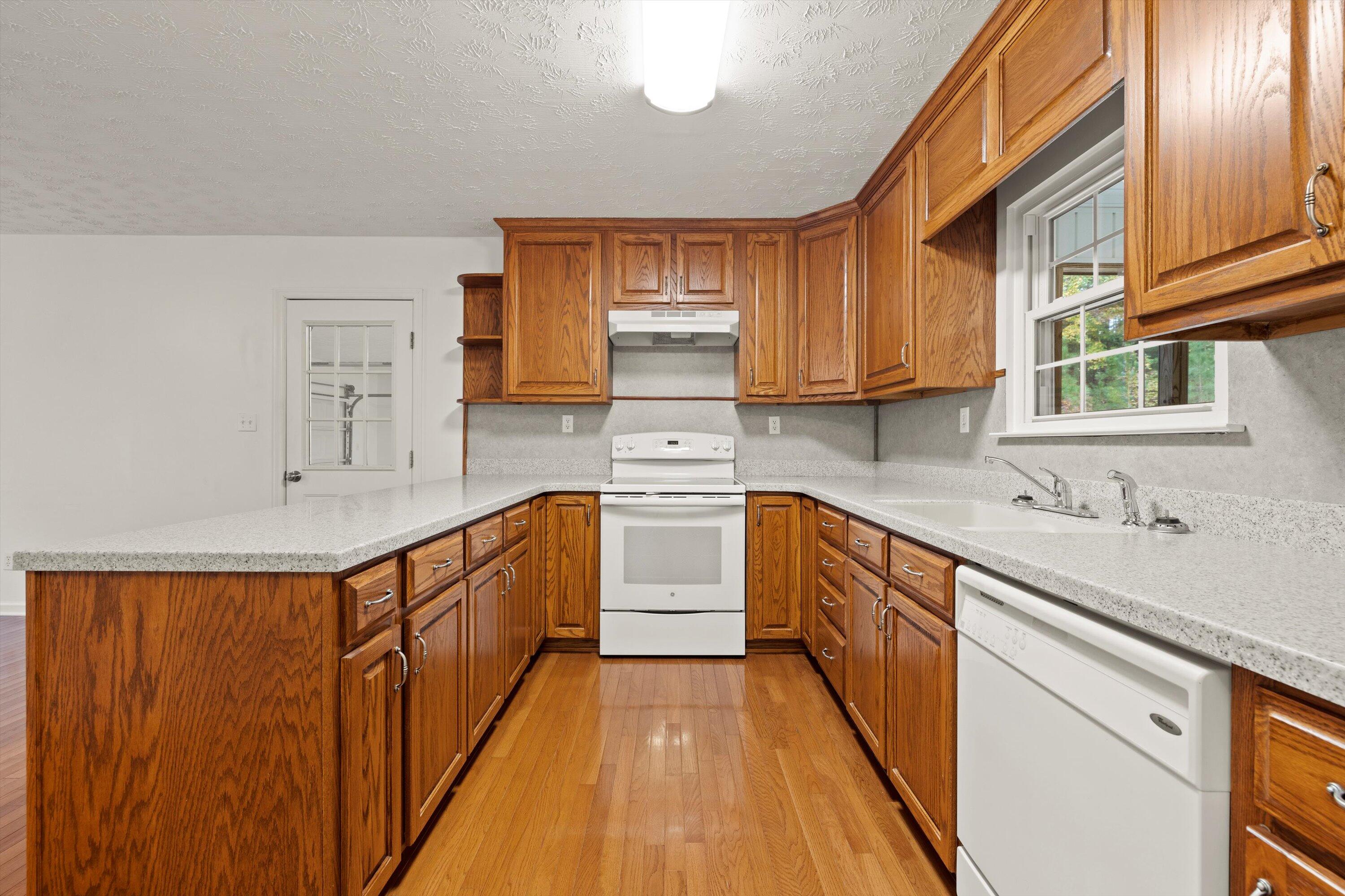 323 West Rogers Road LaFayette, GA 30728 - Photo 12 of 28 11-323 W Rogers Rd-11