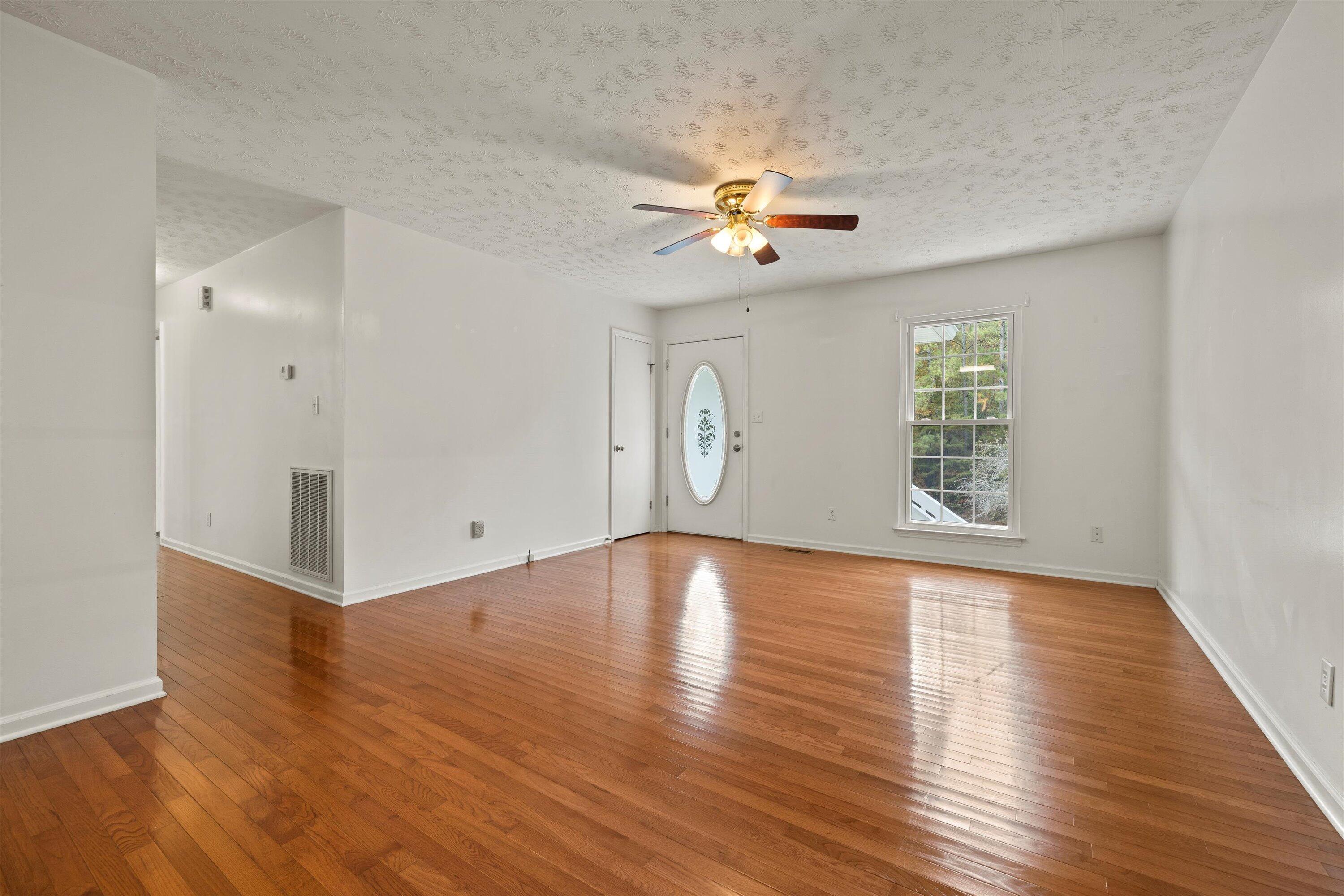 323 West Rogers Road LaFayette, GA 30728 - Photo 8 of 28 07-323 W Rogers Rd-07