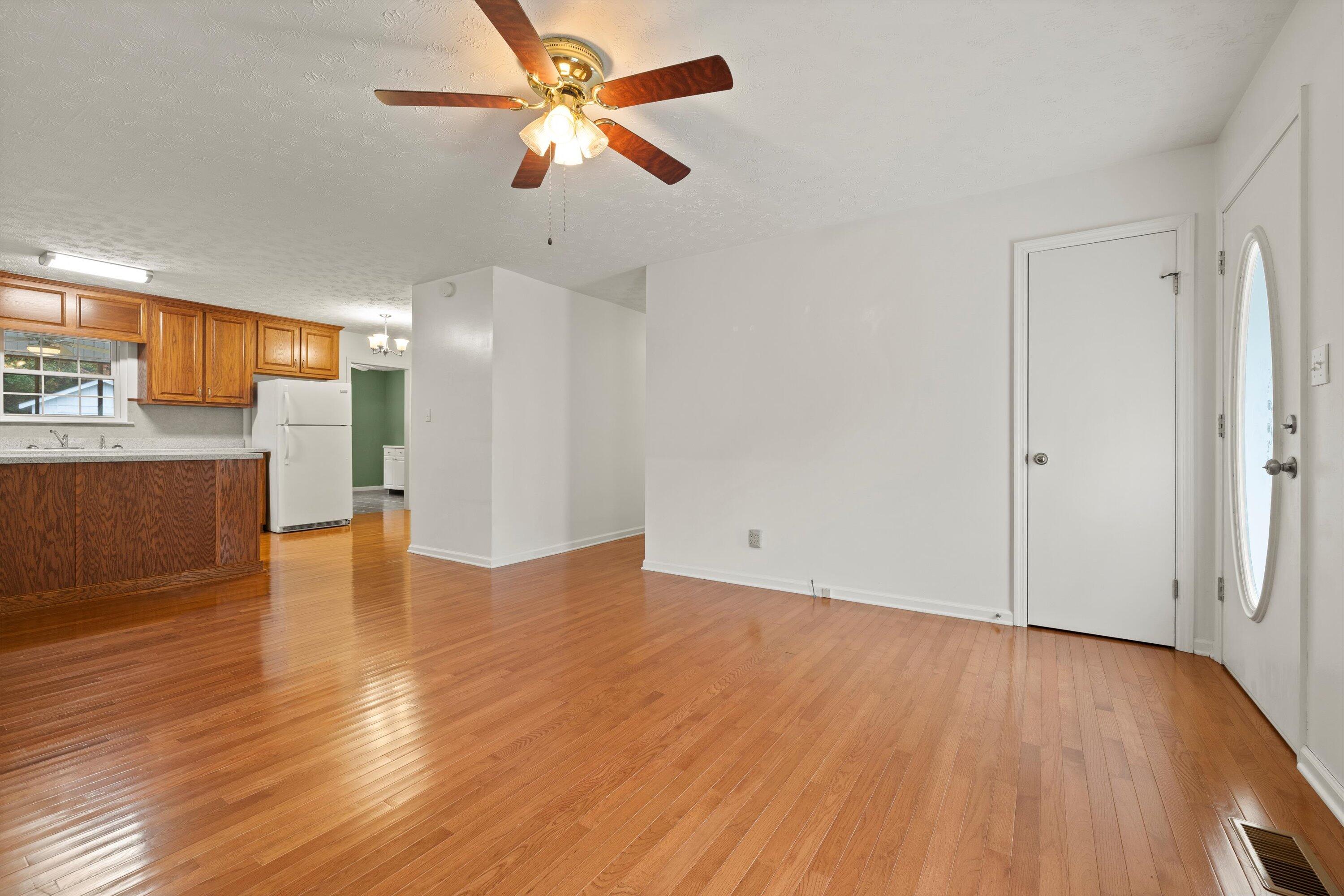 323 West Rogers Road LaFayette, GA 30728 - Photo 10 of 28 09-323 W Rogers Rd-09