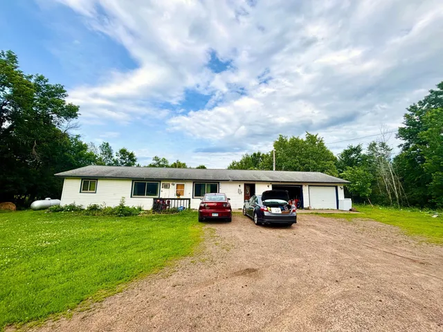 $275,500 | 24368 Brook Park Road, Brook Park, MN 55007