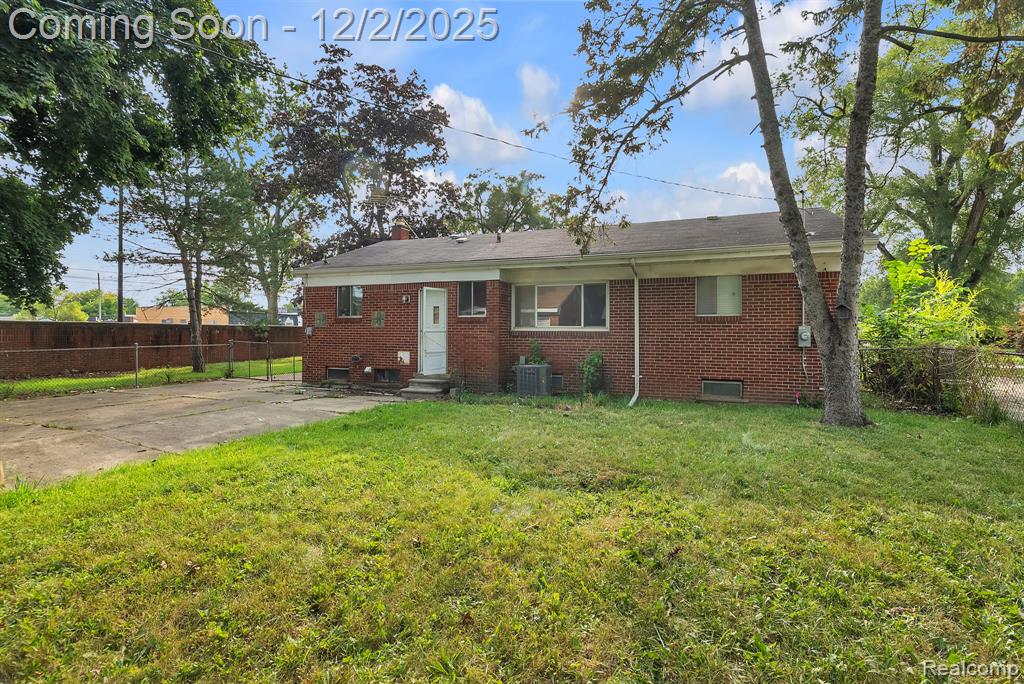17150 Wakenden Redford, MI 48240 - Photo 33 of 35