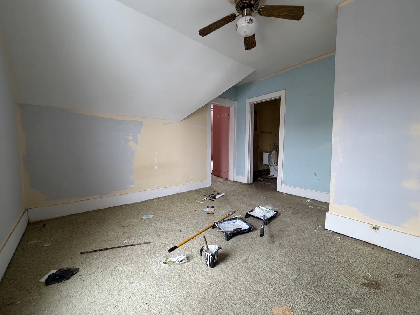 510 North 3rd Street Hoopeston, IL 60942 - Photo 10 of 20 a room with gym equipment and mirrors