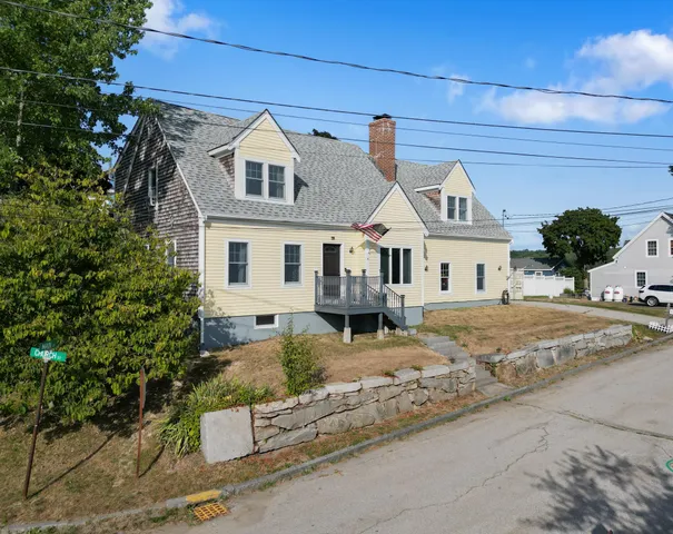 $384,500 | 4 Church Street, Winterport, ME 04496