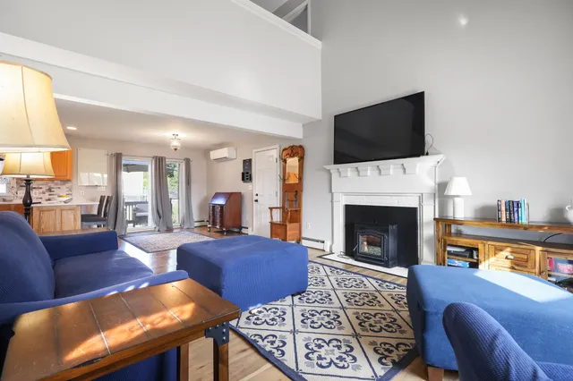 $384,500 | 4 Church Street, Winterport, ME 04496