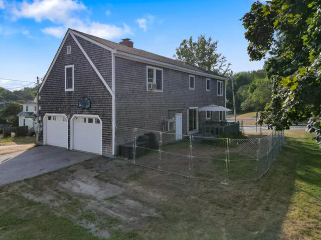 $384,500 | 4 Church Street, Winterport, ME 04496