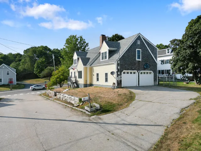 $384,500 | 4 Church Street, Winterport, ME 04496