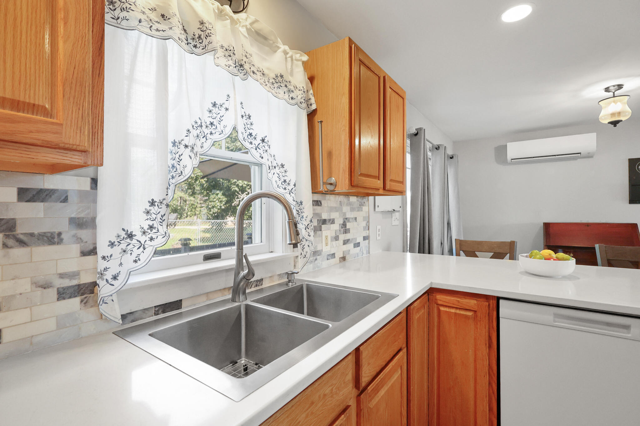 4 Church Street Winterport, ME 04496 - Photo 10 of 55 2M6A3545