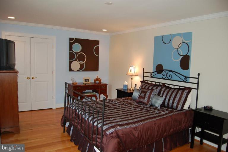 1000 Russell Road Alexandria, VA 22301 - Photo 18 of 30 Bedroom #2