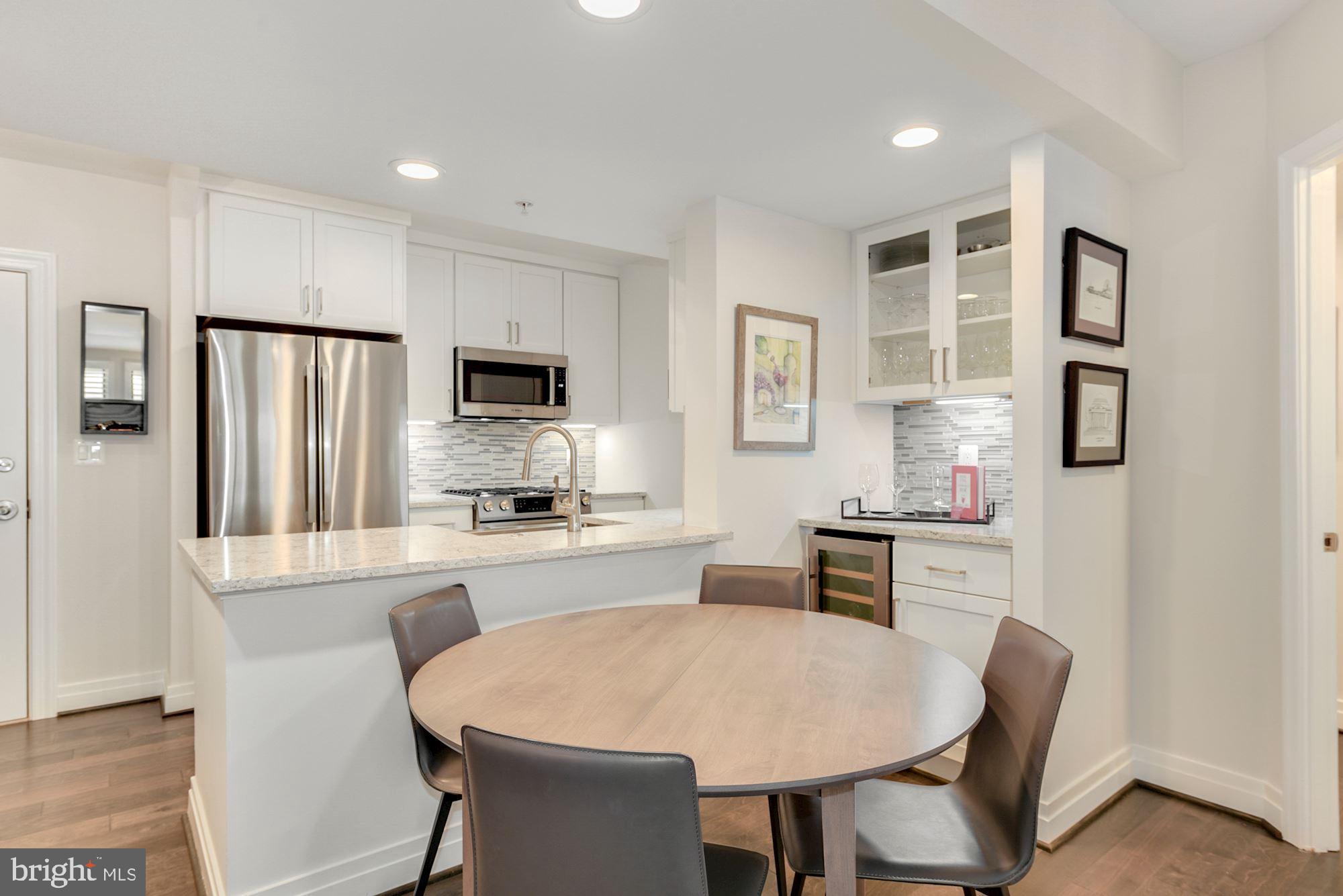 915 E Street Northwest, Unit 1005 Washington, DC 20004 - Photo 5 of 27 Dining Area