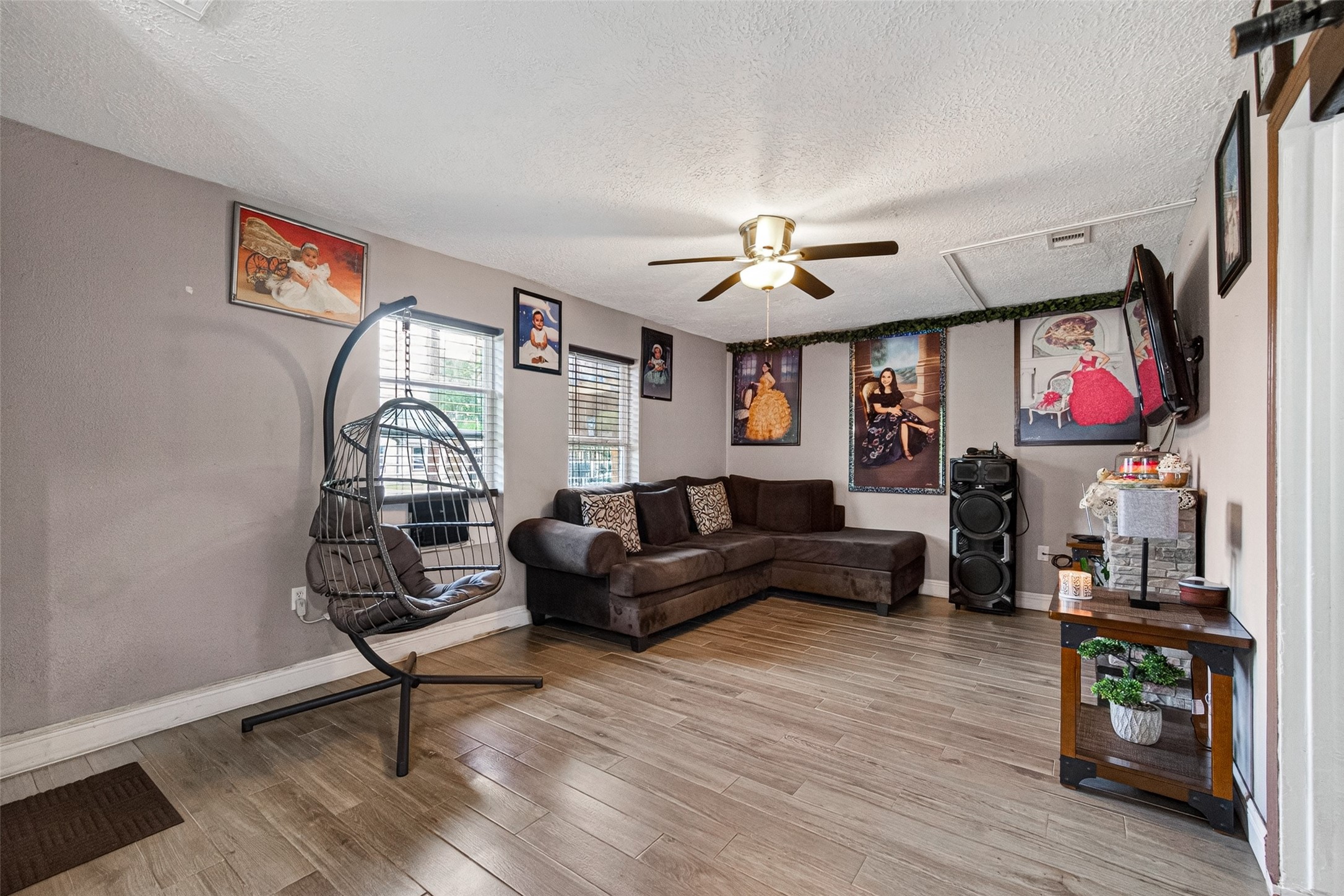 2402 Raymond Street Pasadena, TX 77506 - Photo 6 of 33