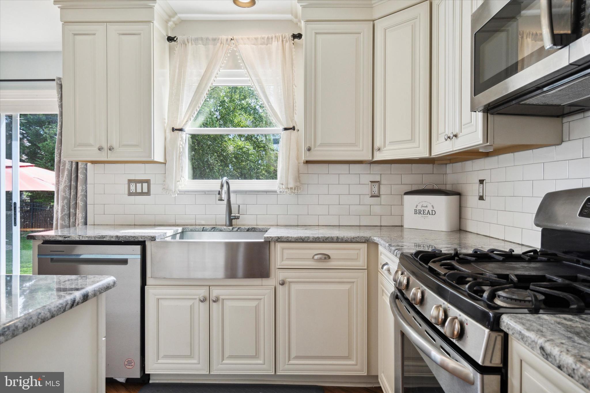 82 Brinker Drive Doylestown, PA 18901 - Photo 13 of 35