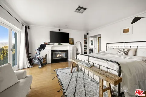 $2,000,000 | 3411 Tareco Drive, Los Angeles, CA 90068