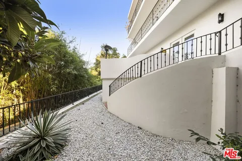 $2,000,000 | 3411 Tareco Drive, Los Angeles, CA 90068