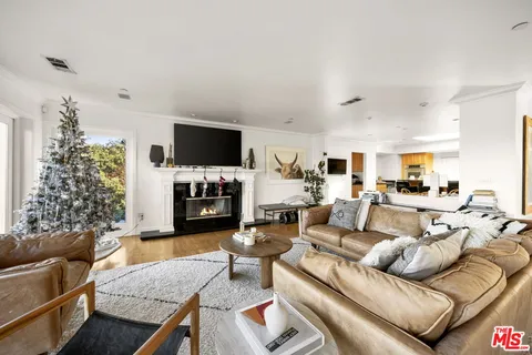 $2,000,000 | 3411 Tareco Drive, Los Angeles, CA 90068