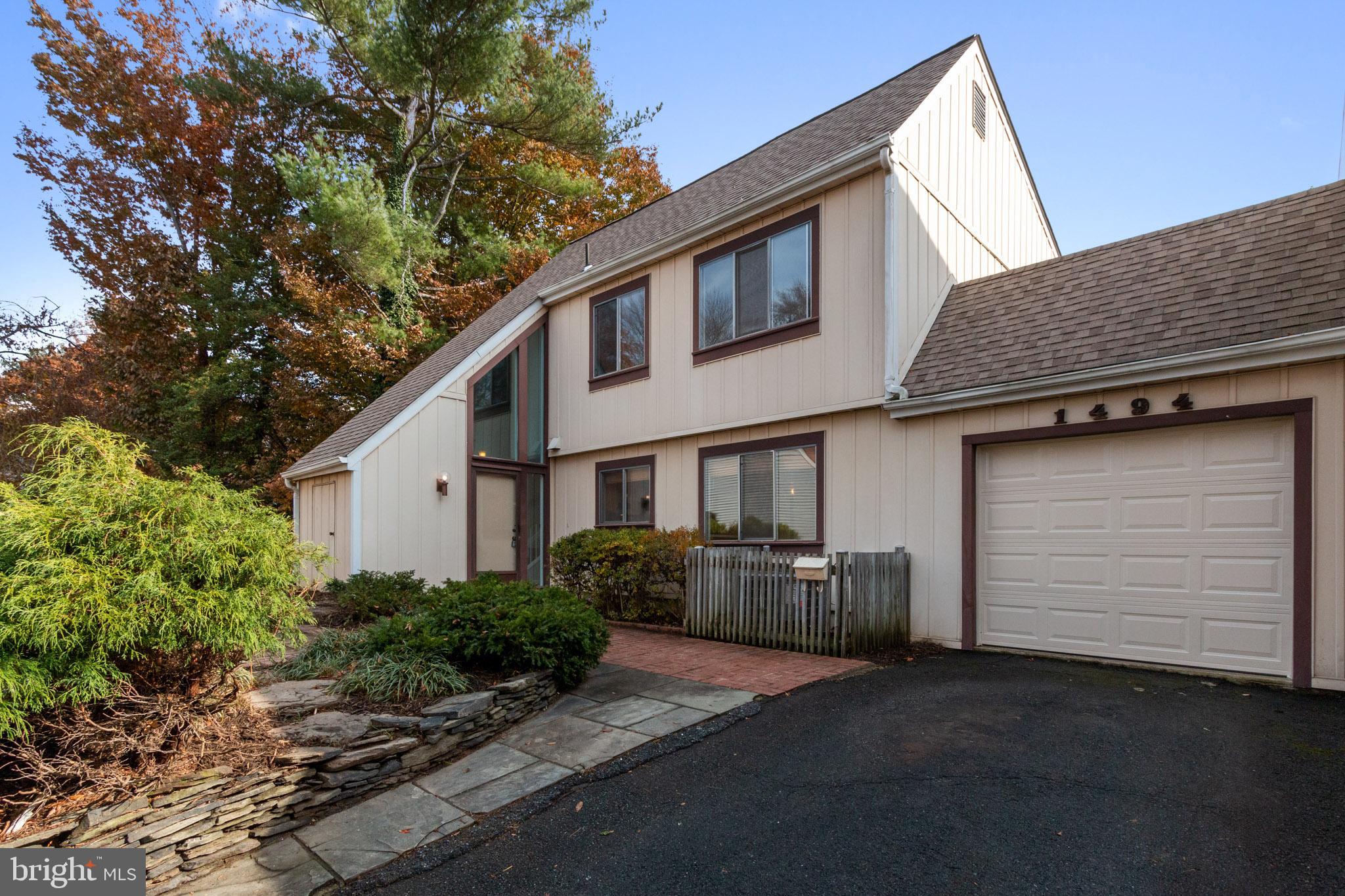 1494 Roundleaf Court Reston, VA 20190 - Photo 2 of 37 Front