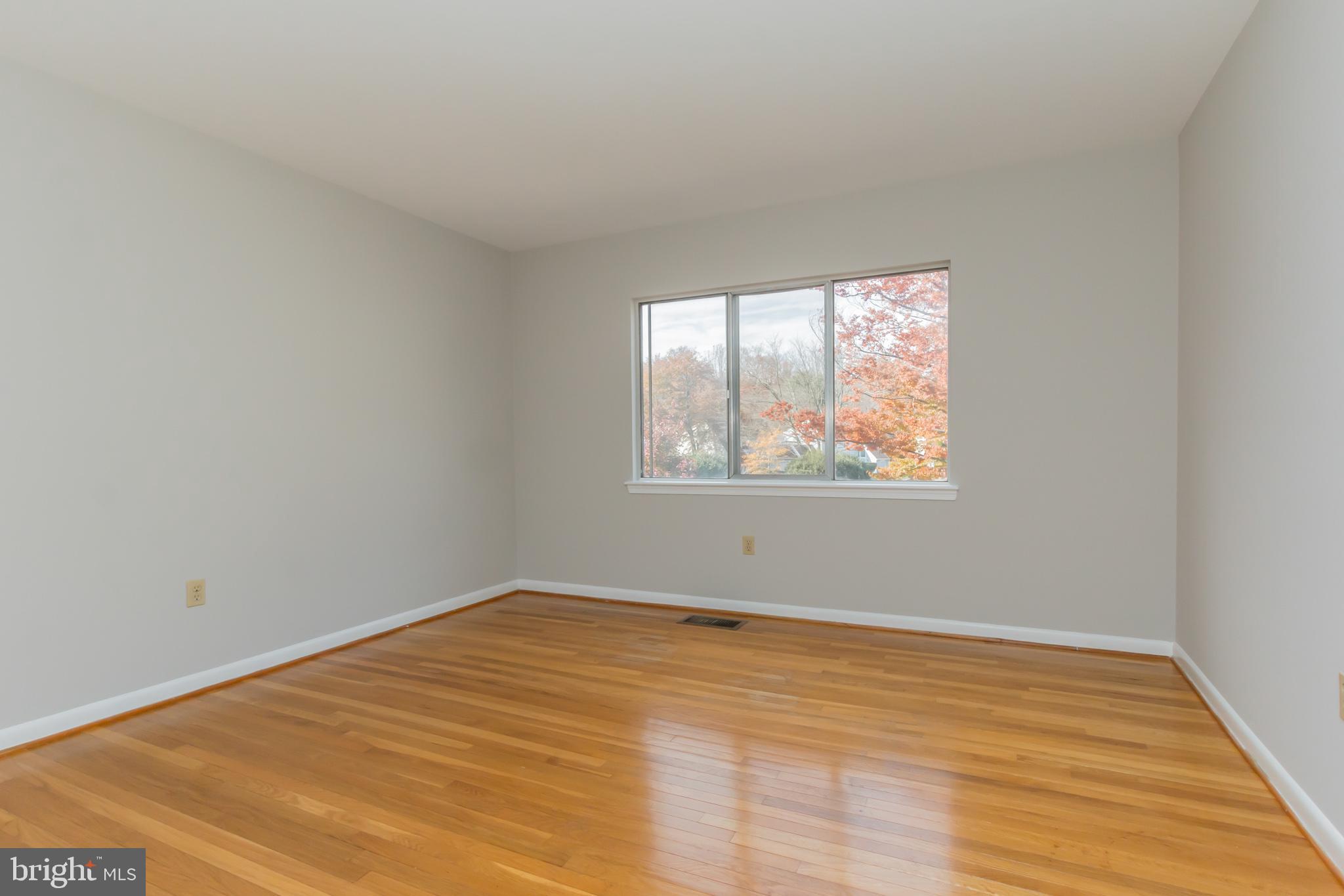 1494 Roundleaf Court Reston, VA 20190 - Photo 15 of 37 Bedroom