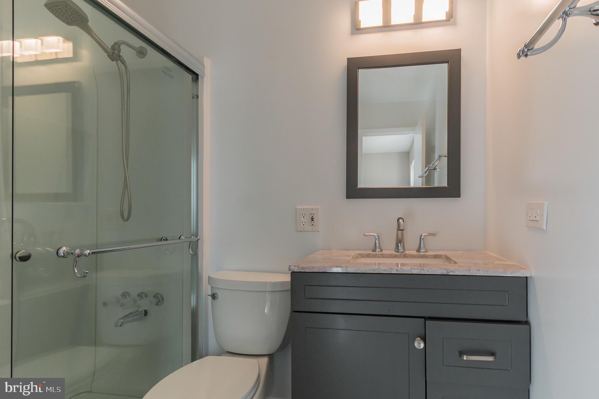 1494 Roundleaf Court Reston, VA 20190 - Photo 27 of 37 Master Bath