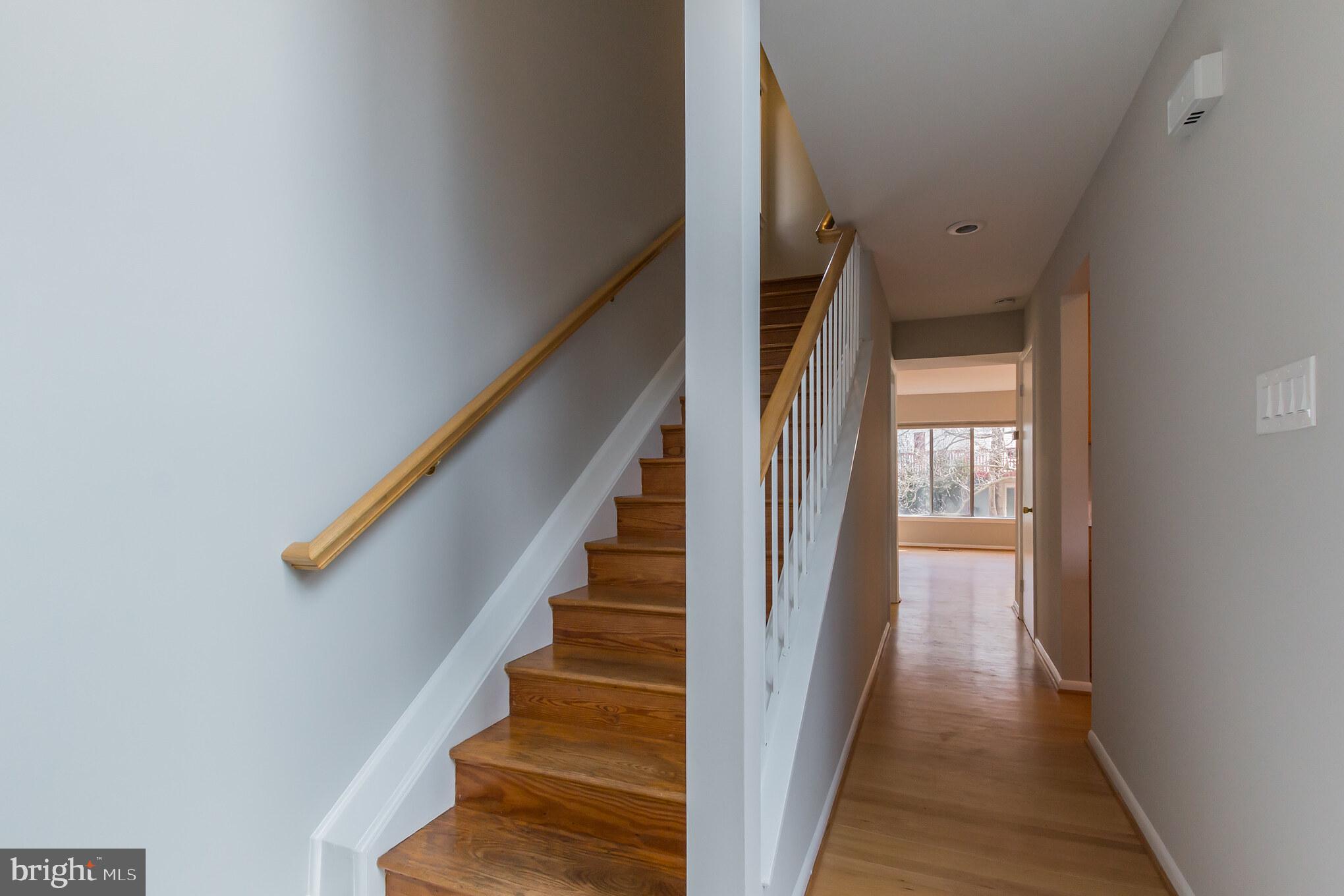 1494 Roundleaf Court Reston, VA 20190 - Photo 30 of 37 Entrance Foyer