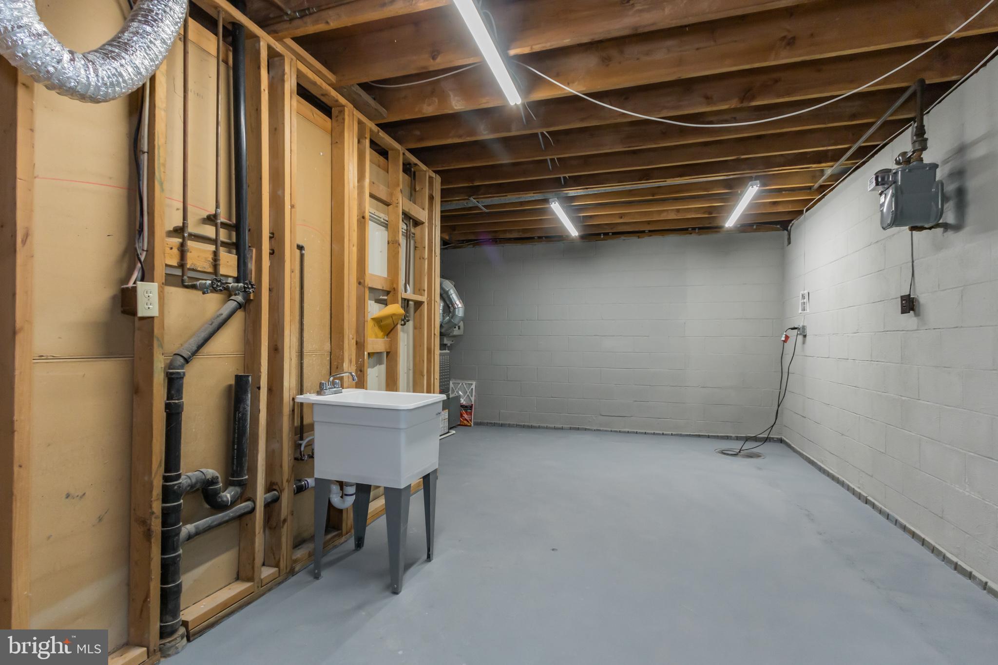 1494 Roundleaf Court Reston, VA 20190 - Photo 32 of 37 Utility / Storage