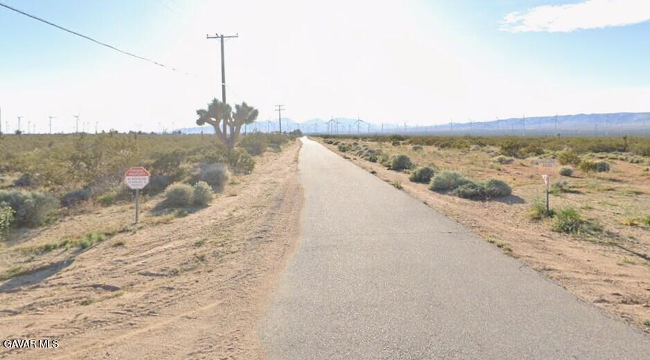 14200 Rutan Road Mojave, CA 93501 - Photo 3 of 7 a view of ocean with a mountain