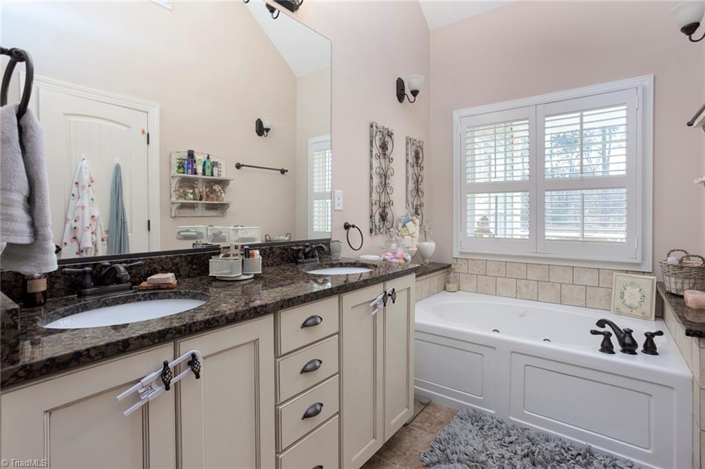 5075 Peppertree Road Clemmons, NC 27012 - Photo 14 of 27 Gallery Image 14