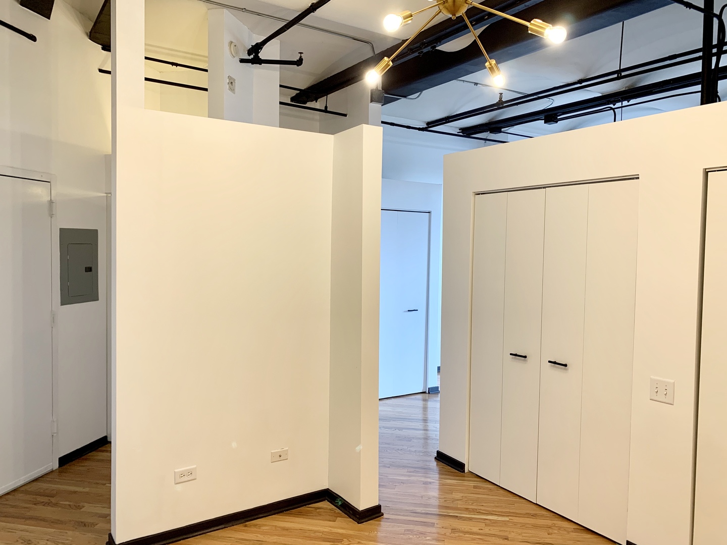 500 South Clinton Street, Unit 417 Chicago, IL 60607 - Photo 11 of 18 a view of utility room