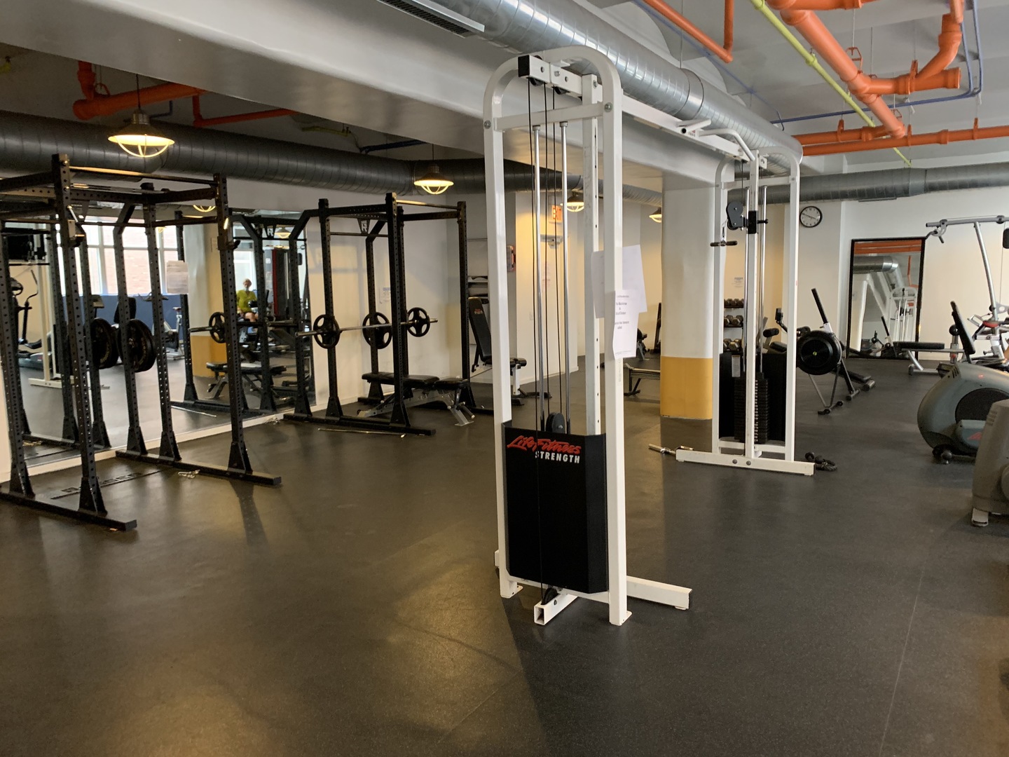 500 South Clinton Street, Unit 417 Chicago, IL 60607 - Photo 15 of 18 a view of a room with gym equipment