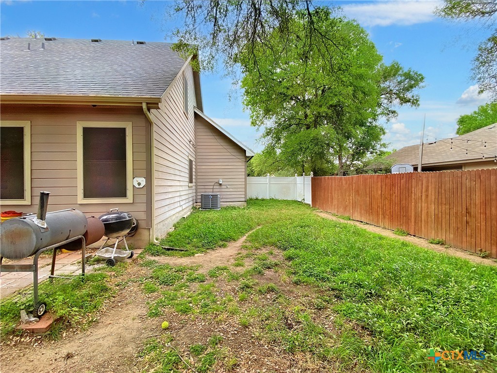 2009 Ridge View Drive San Marcos, TX 78666 - Photo 2 of 5