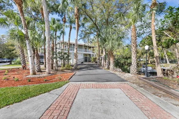 $715,000 | 6093 Avenue Of The Palms, Weeki Wachee, FL 34607