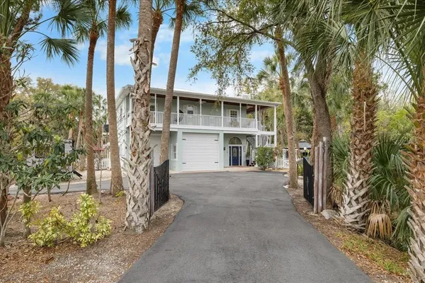 $715,000 | 6093 Avenue Of The Palms, Weeki Wachee, FL 34607