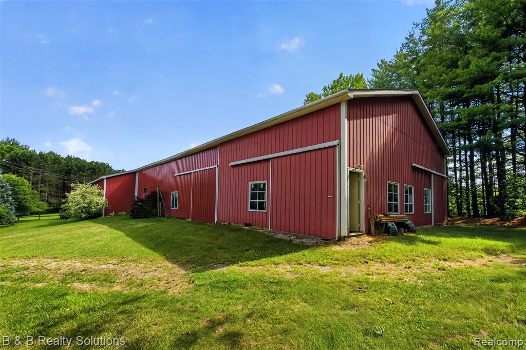 5544 Piersonville Road Columbiaville, MI 48421 - Photo 37 of 49