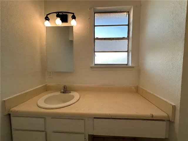 $900 | Undisclosed Address, Metairie, LA 70005
