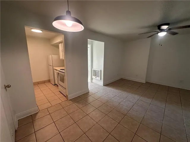 $900 | Undisclosed Address, Metairie, LA 70005