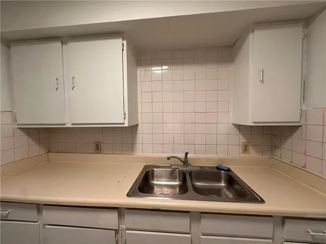 $900 | Undisclosed Address, Metairie, LA 70005