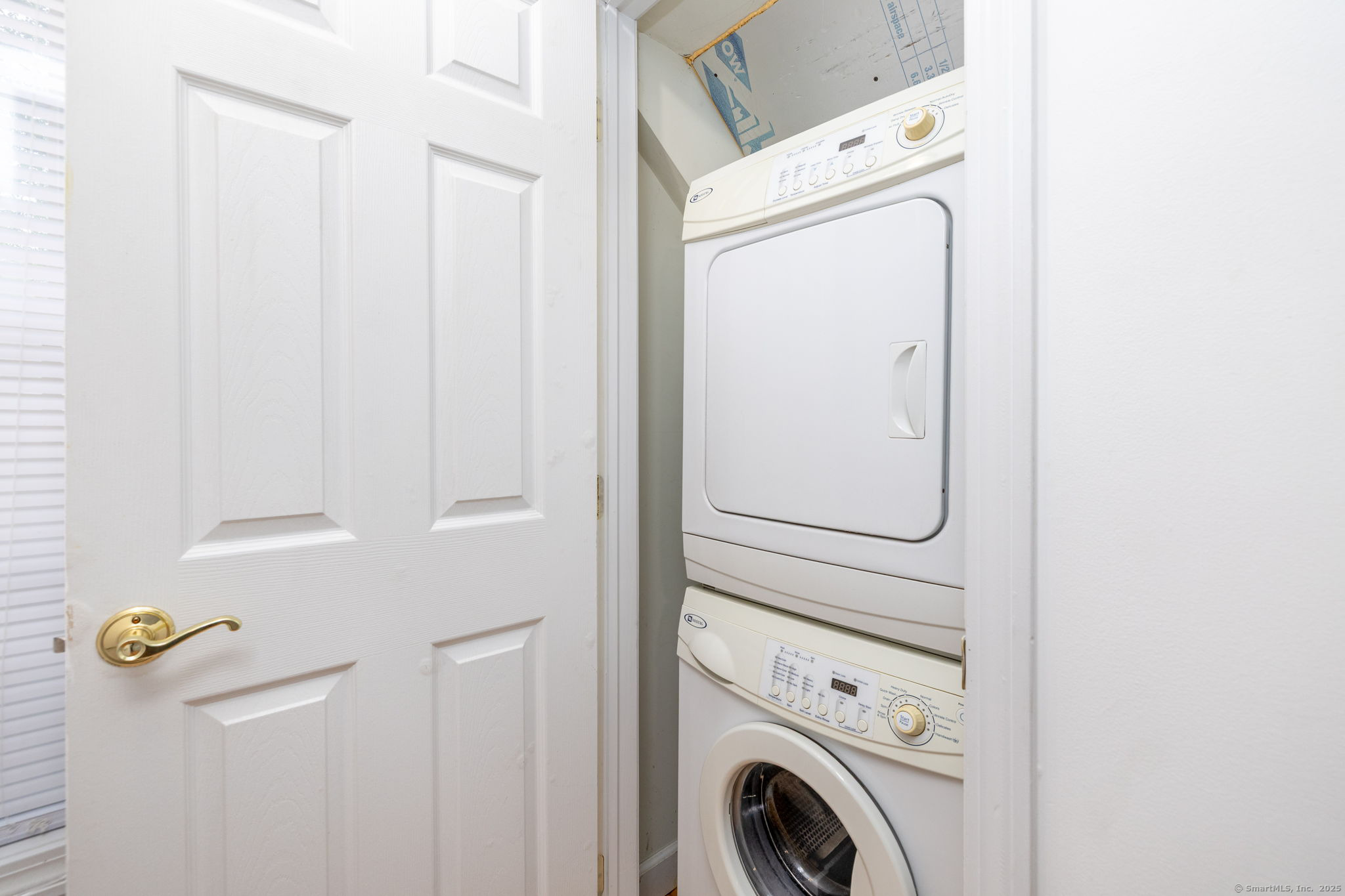235 White Deer Rock Road, Unit GUEST Woodbury, CT 06798 - Photo 15 of 19 a utility room with dryer and washer