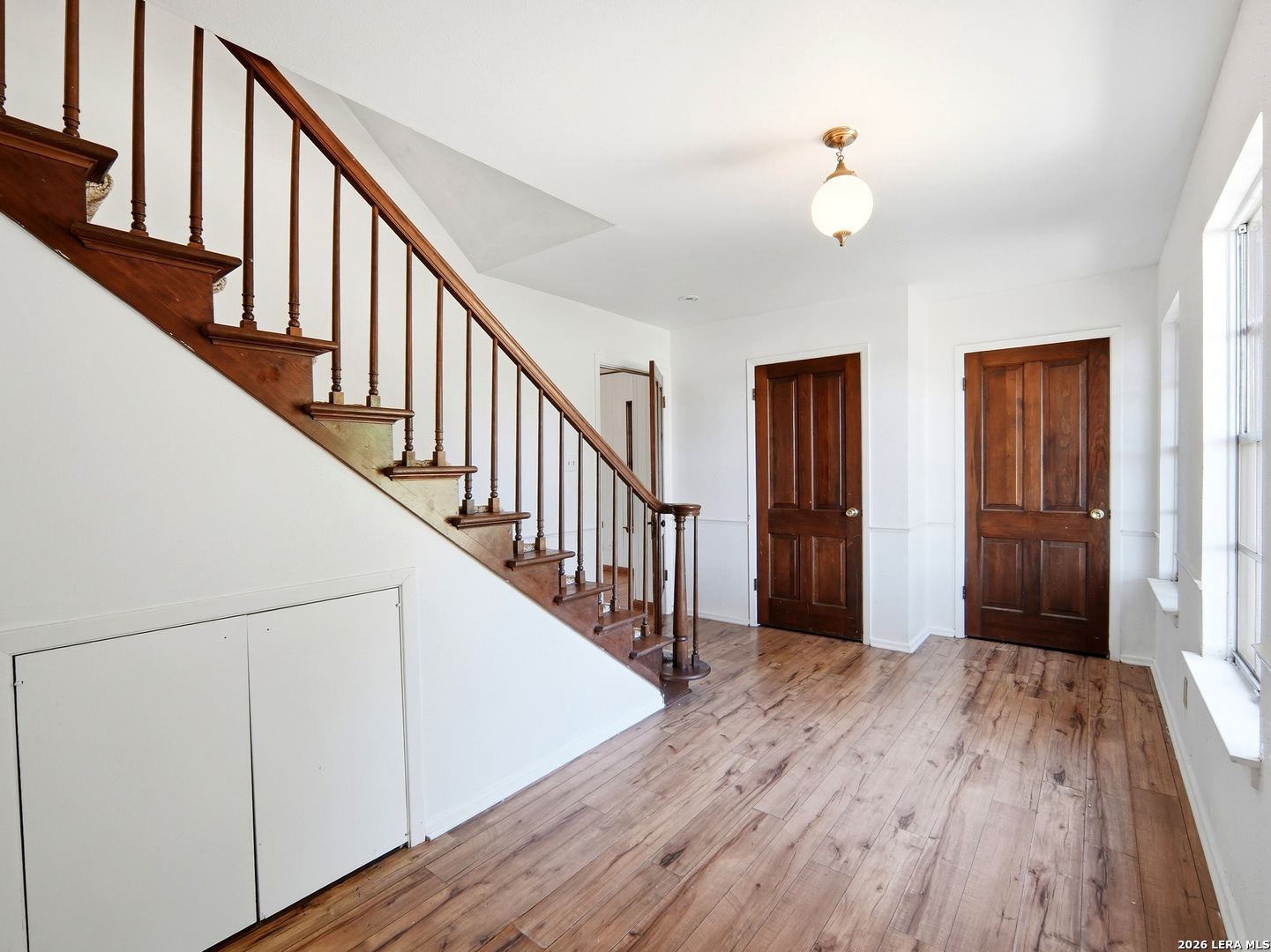 300 Ave M Hondo, TX 78861 - Photo 10 of 37 a view of an entryway