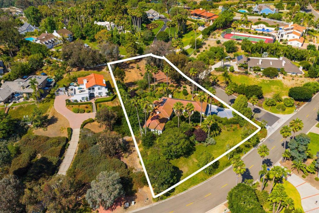 1229 Caminito Graciela Encinitas, CA 92024 - Photo 31 of 34 an aerial view of a tennis court