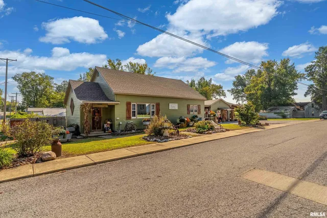 $120,000 | 2815 Jones Street, Eldorado, IL 62930