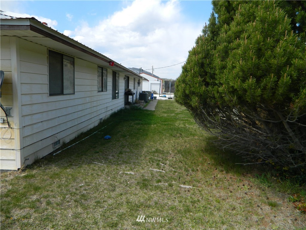 8 Bridgeview Road Tonasket, WA 98855 - Photo 3 of 25 Gallery Image 3