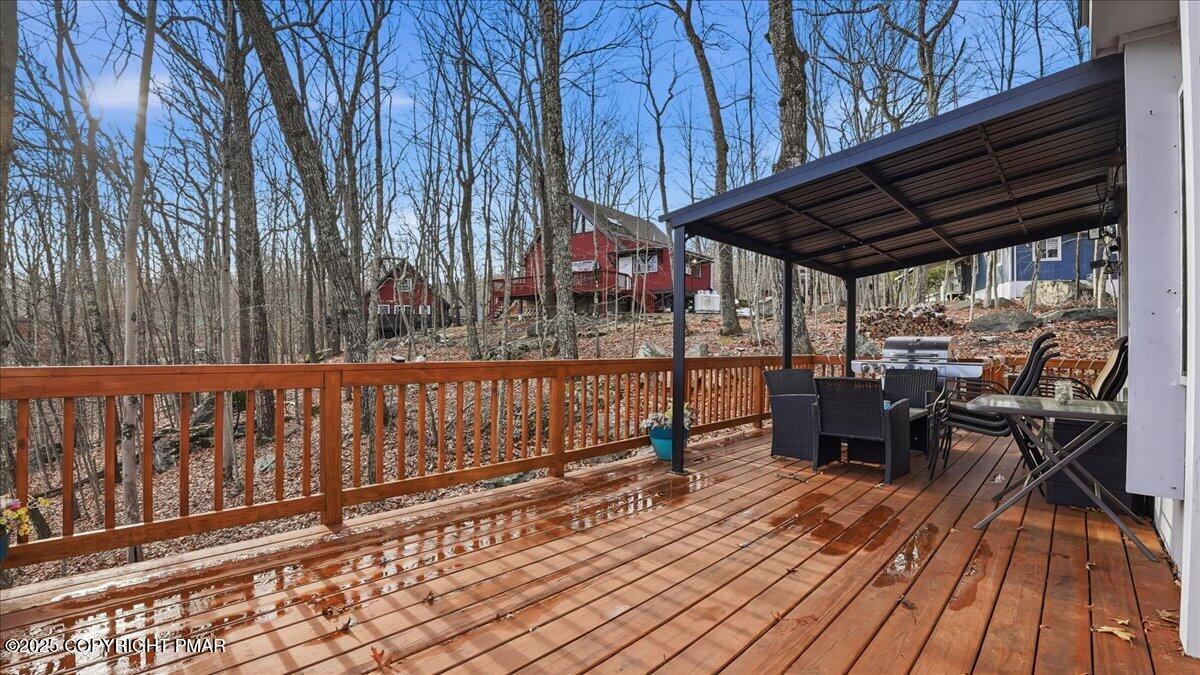 109 Saunders Drive Bushkill, PA 18324 - Photo 5 of 106 053-069_Photo Dec 01 2025, 2 51 22 PM